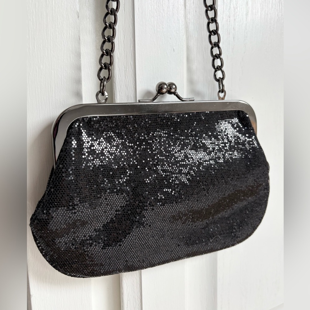 Express || Vintage Sparkly Clutch in Black